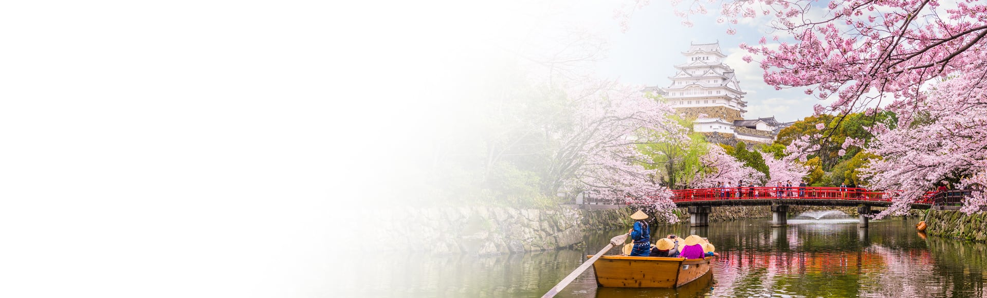 Tour Japan and visit Osaka Castle 